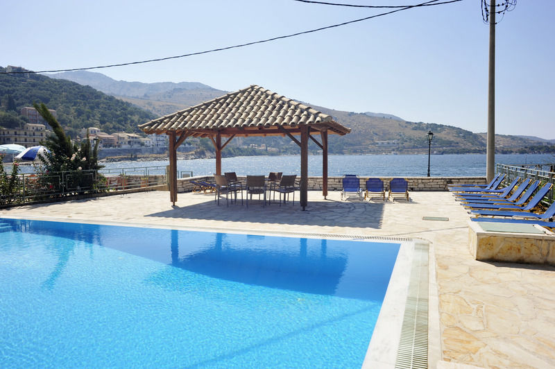 Marika Apartments Kassiopi Exterior foto